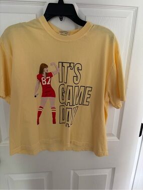 Comfort Colors Yellow Graphic 'It's Game Day' Tee (never worn)